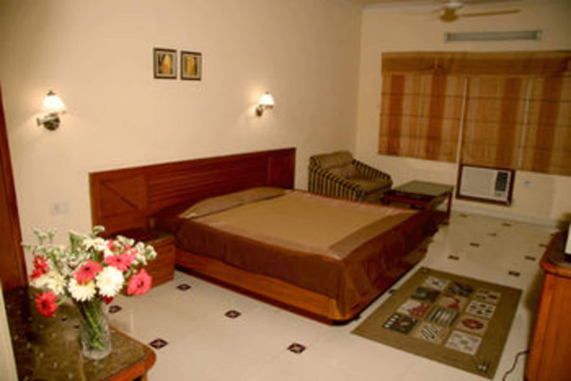 Airport Hotel New Delhi Exterior photo