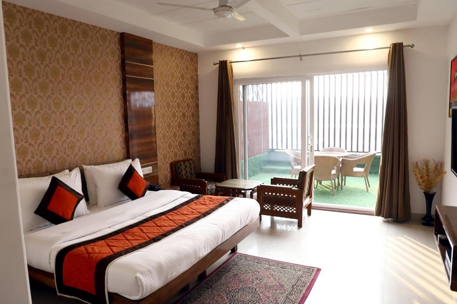 Airport Hotel New Delhi Exterior photo
