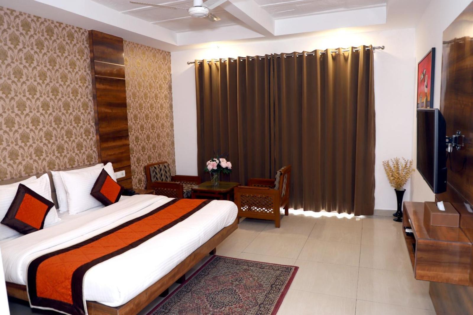 Airport Hotel New Delhi Exterior photo