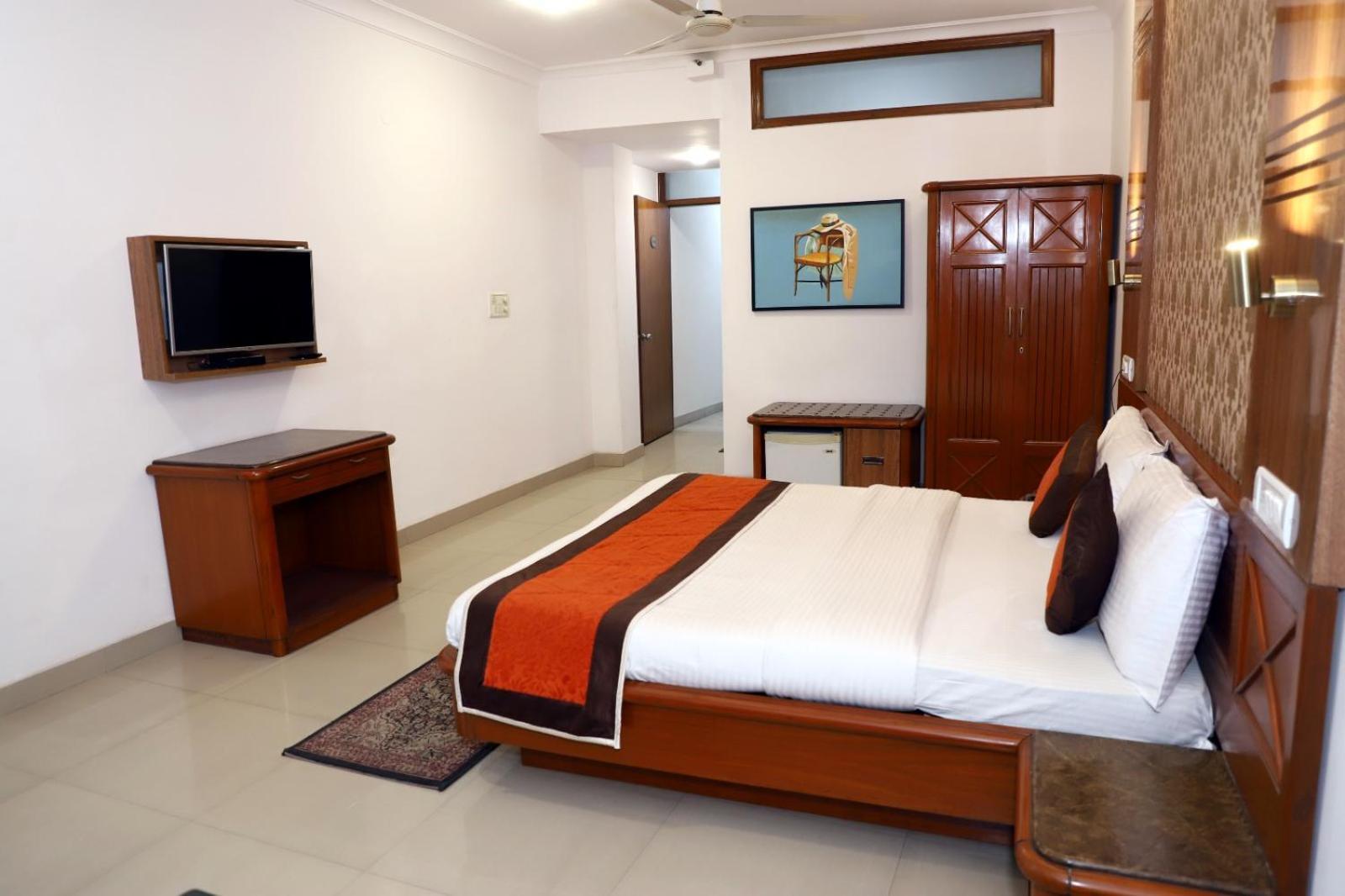 Airport Hotel New Delhi Exterior photo