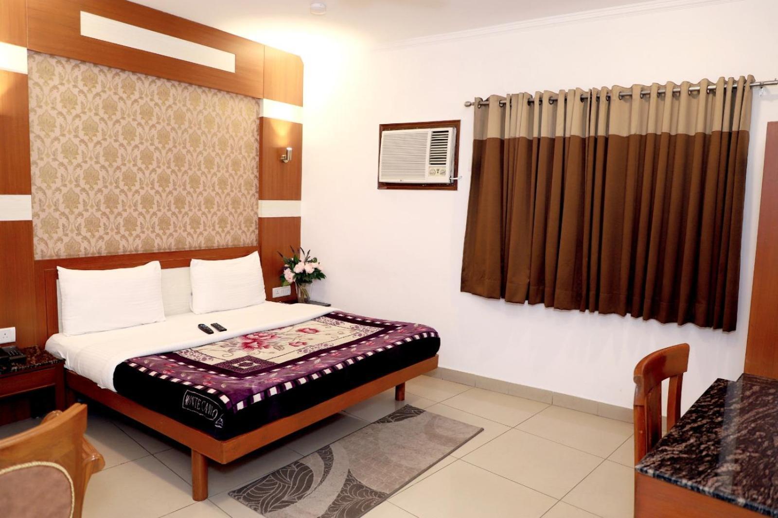 Airport Hotel New Delhi Exterior photo