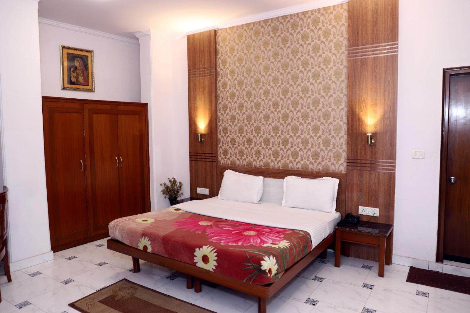 Airport Hotel New Delhi Exterior photo