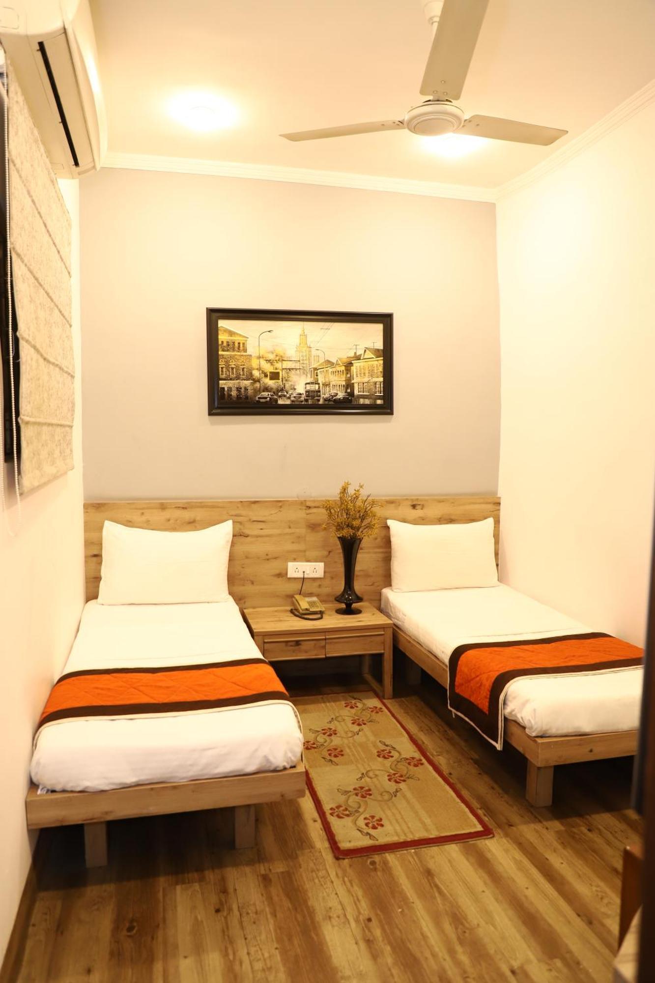 Airport Hotel New Delhi Exterior photo